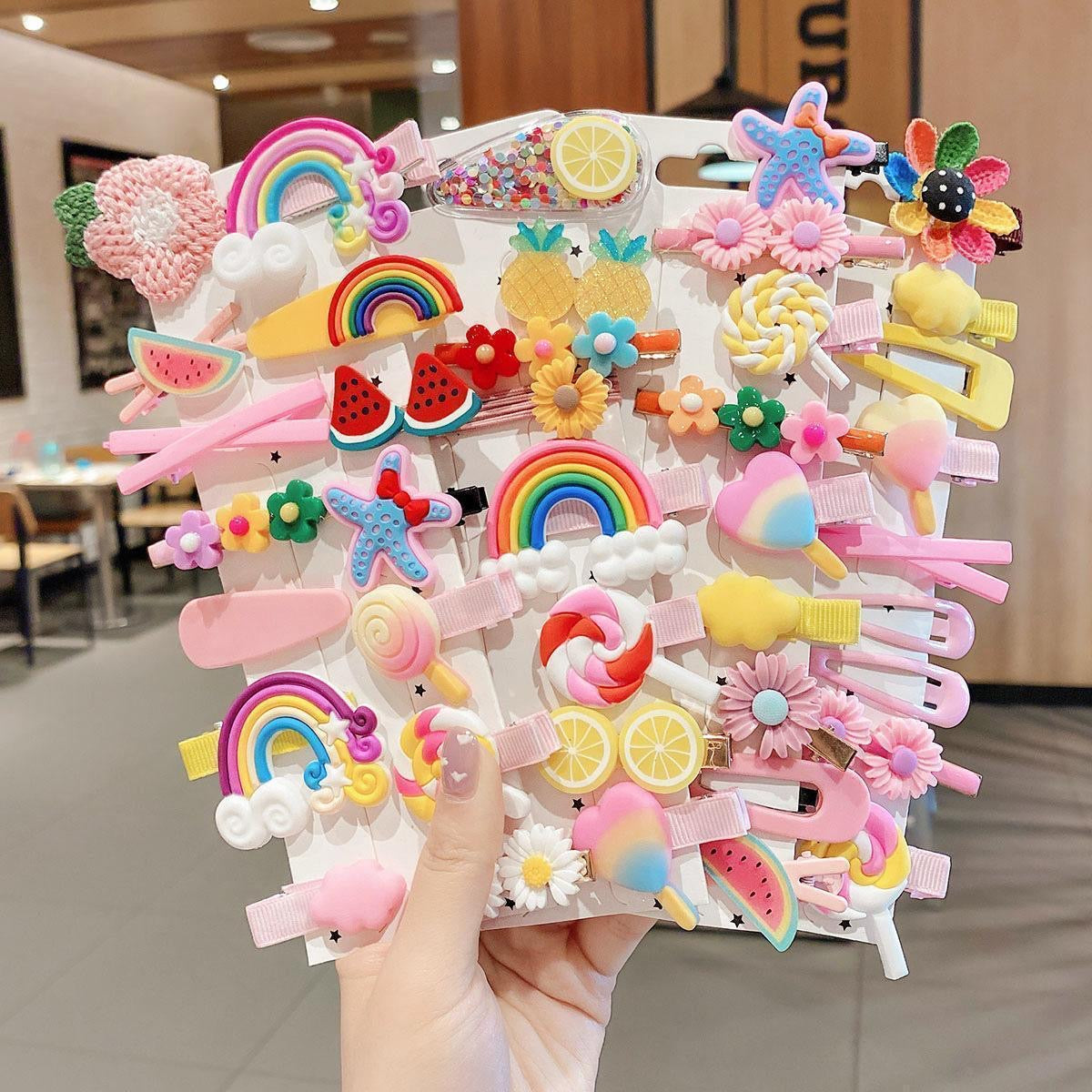 Cute cartoon hair clips and princess-style hair accessories for babies and children—perfect for securing stray strands.