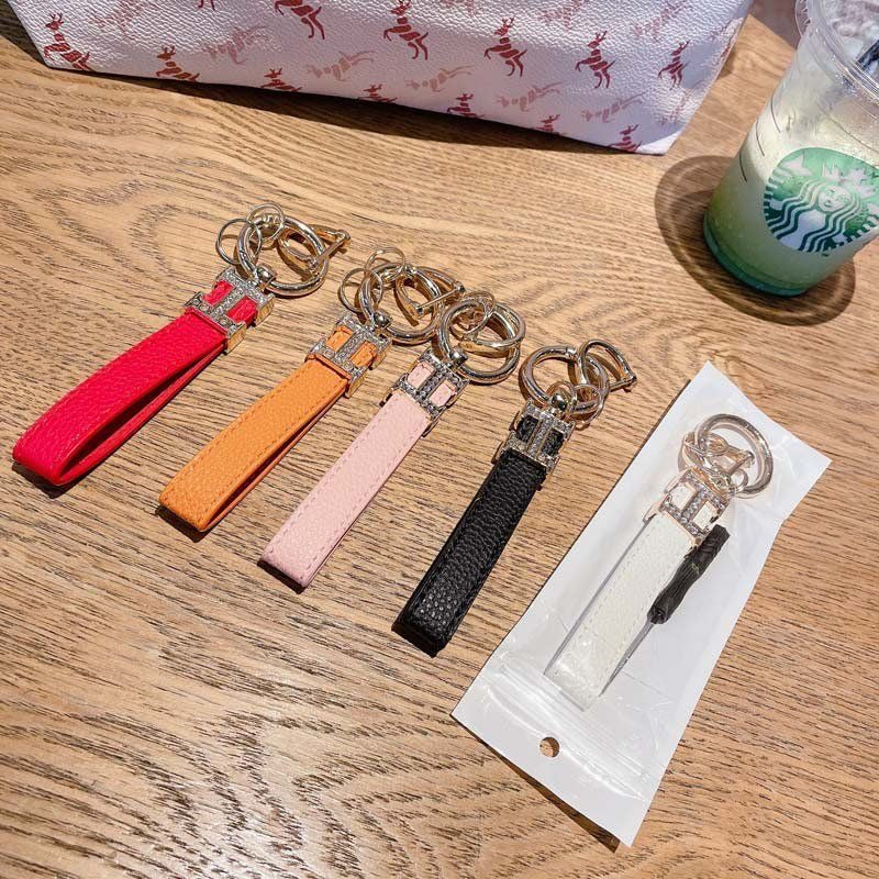 Rhinestone-embellished "H" car keychain – a stylish, creative bag charm and premium, trendy gift.