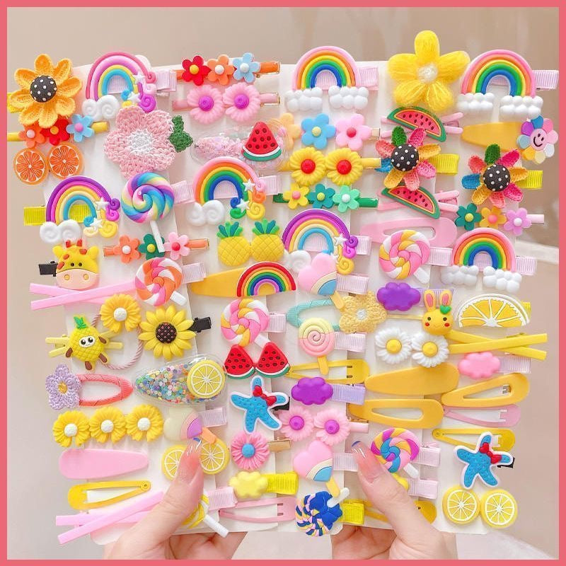 Cute cartoon hair clips and princess-style hair accessories for babies and children—perfect for securing stray strands.