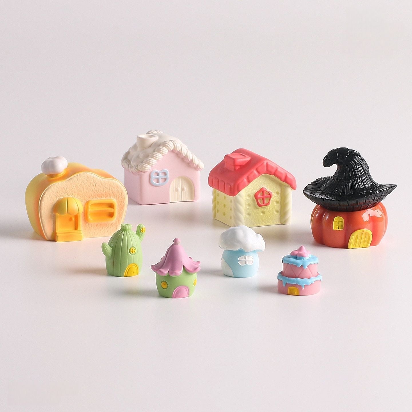New Mini Fairy-Tale Candy Cottage Blind Bag – Cartoon Miniature House Model Ornament & Trendy Accessory