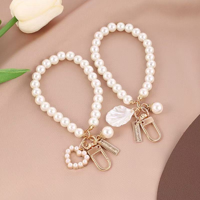 Trendy Mother-of-Pearl Shell Flower Keychain Charm for Student Bags