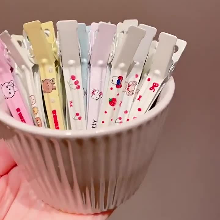 Hello Kitty Series Metal Sectioning Clip – Versatile, Non-Crease Side Clip for Face Washing and Styling