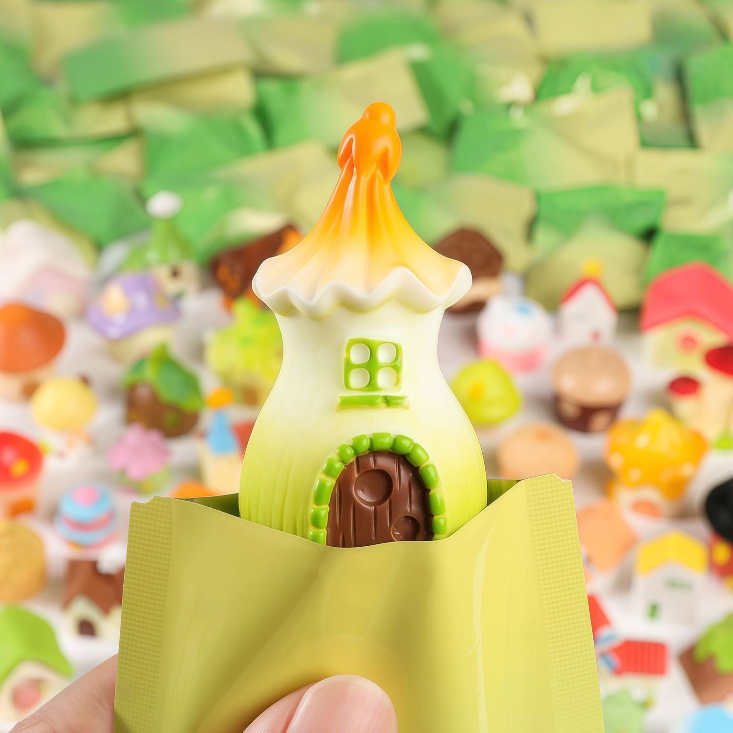 New Mini Fairy-Tale Candy Cottage Blind Bag – Cartoon Miniature House Model Ornament & Trendy Accessory
