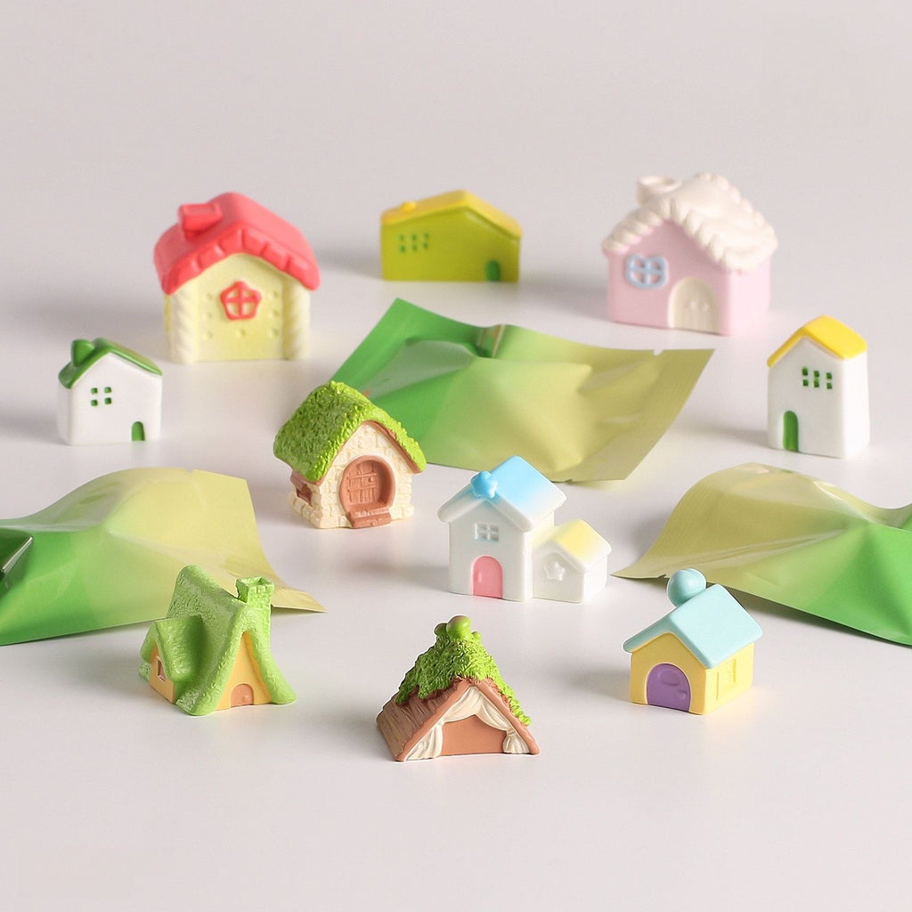 New Mini Fairy-Tale Candy Cottage Blind Bag – Cartoon Miniature House Model Ornament & Trendy Accessory